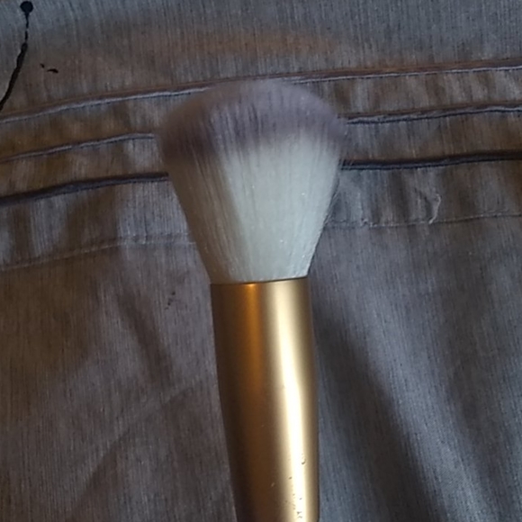 Makeup brushes - Picture 2 of 3